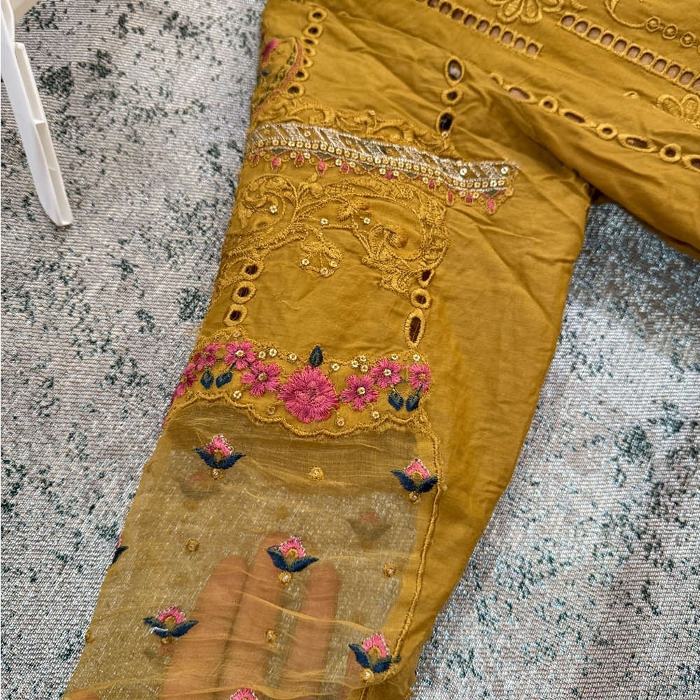 Indian Pakistani 2 Piece Designer Outfit - image 4